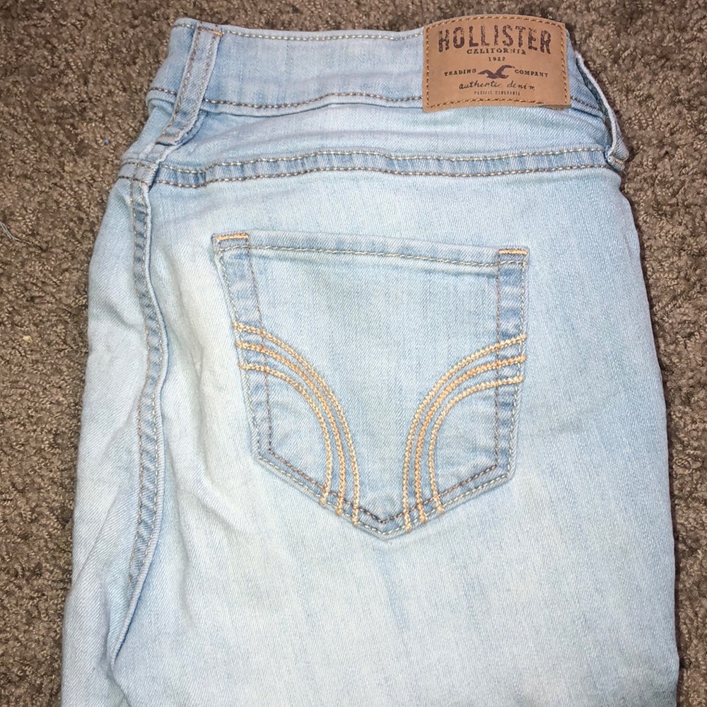 HOLLISTER SUPER SKINNY JEANS